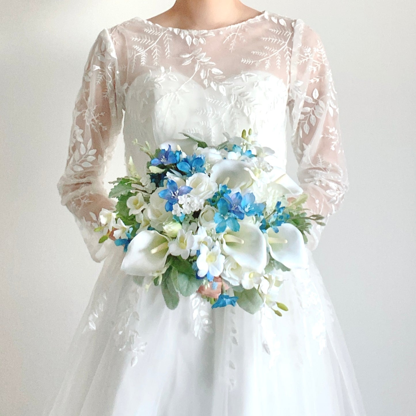 White×blue bouquet
