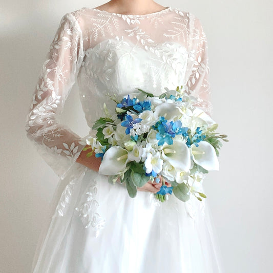 White×blue bouquet